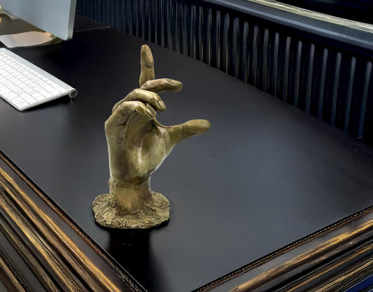 Escultura de cerámica hecha a mano – "La Mano" - Mano humana esmaltada