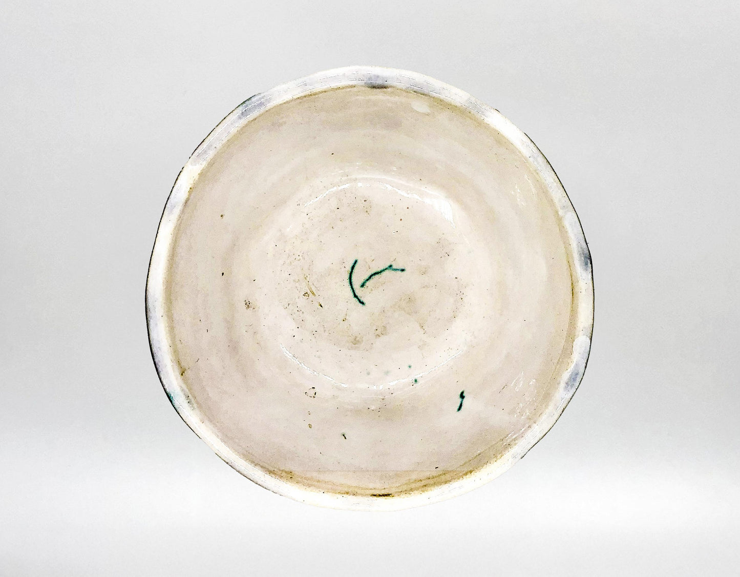 Cuenco de cerámica esmaltado hecho a mano con motivos verdes