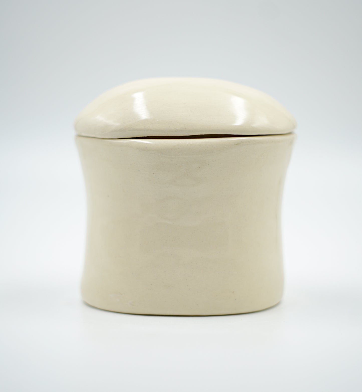 Joyerito de cerámica esmaltada con flor rosada en relieve- Cerámica hecha a mano