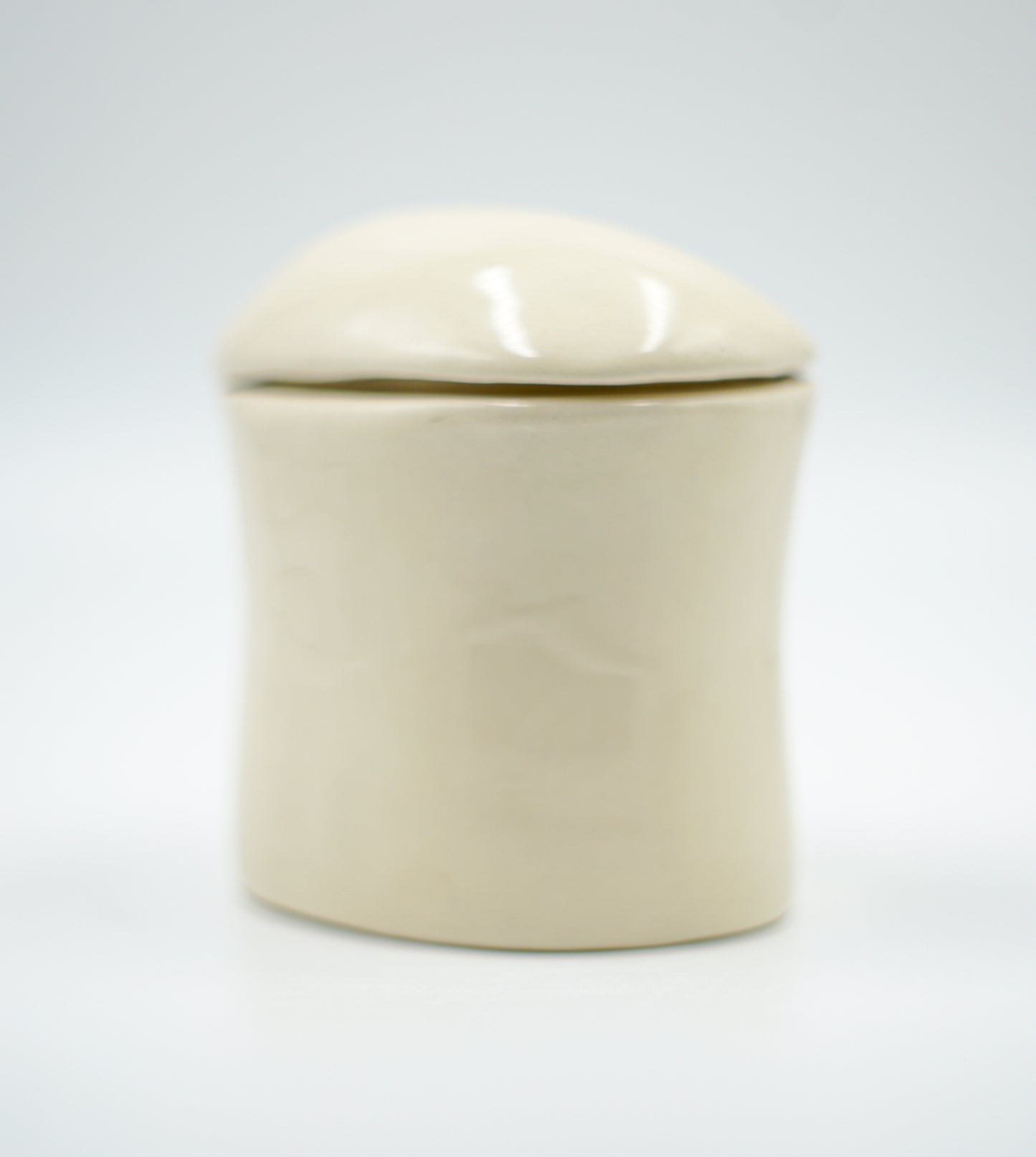 Joyerito de cerámica esmaltada con flor rosada en relieve- Cerámica hecha a mano