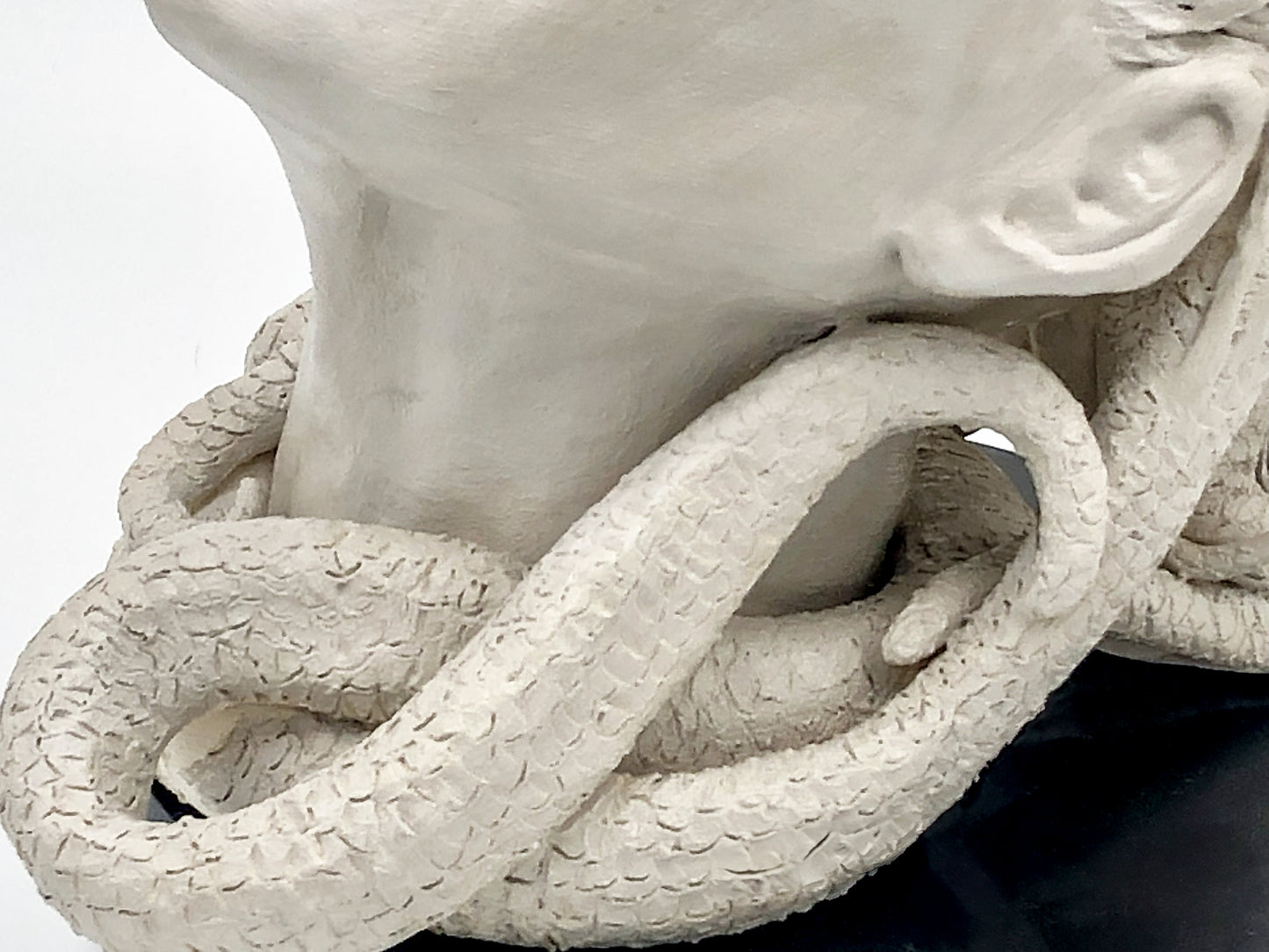 Figura de Medusa de cerámica, artesanía hecha a mano. Para regalo, decorativa o colección.