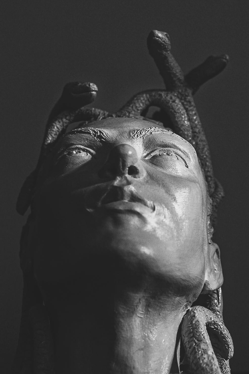 Figura de Medusa de cerámica, artesanía hecha a mano. Para regalo, decorativa o colección.